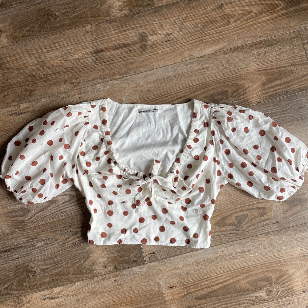 Abercrombie & Fitch Polka Dot Puff Sleeve Top